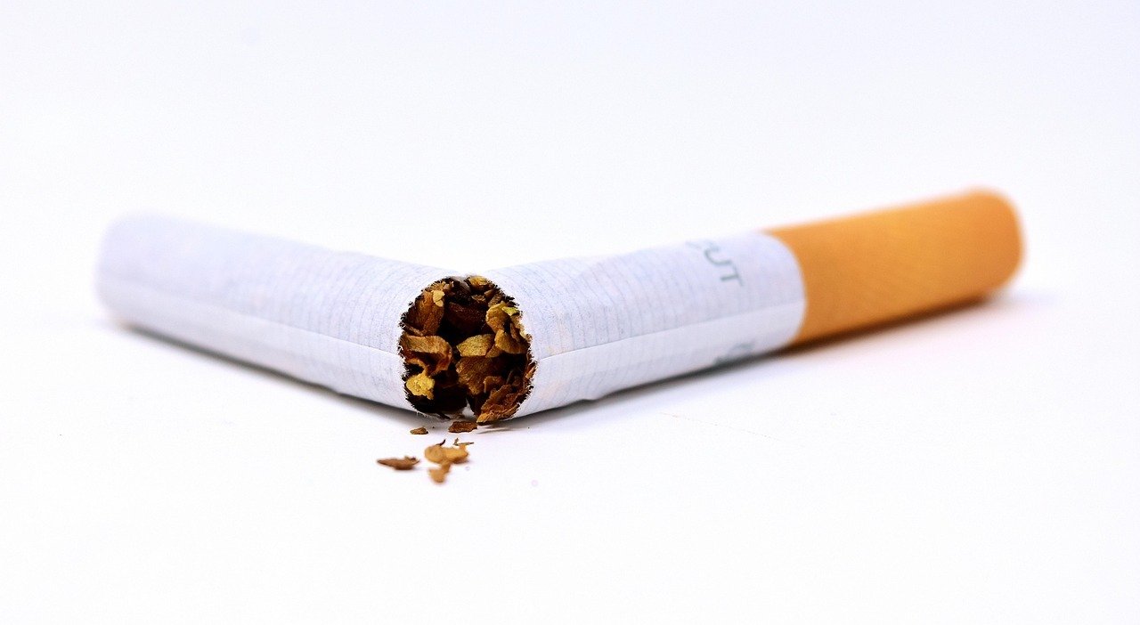 Rolled Gold Cigarettes Canada